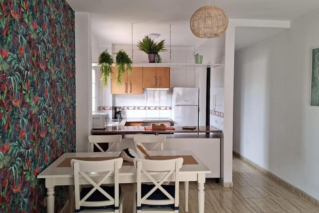 Tropical Apartment - Heated Pool Palm-mar Bagian luar foto